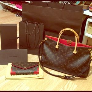 ❌SOLD❌Louis Vuitton Pallas purse with wallet