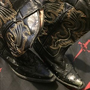 Cowboy boots and Hat