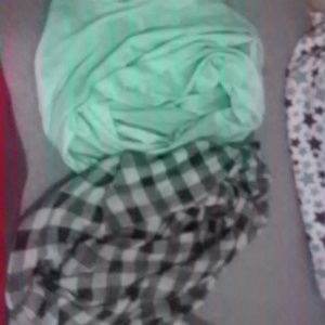 2 infinity scarves