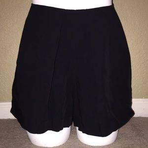 Madewell black flowy shorts