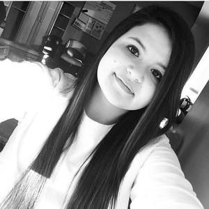 Meet your Posher, Desiree