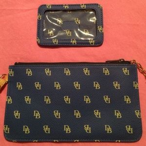 Dooney & Bourke wristlet