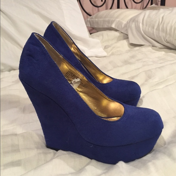 Heels - Picture 2 of 2