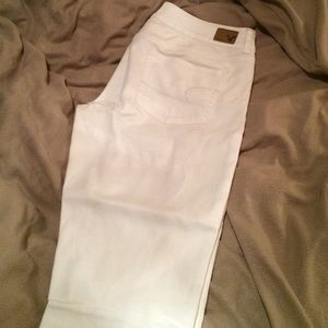 White American eagle crop pants