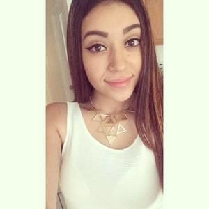 Meet your Posher, Lesly