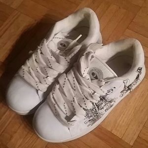 SOLD Skull Skater Shoes