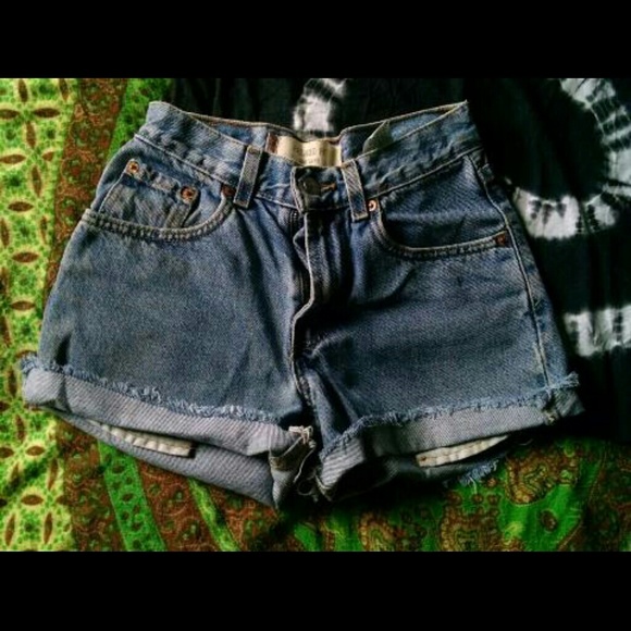 High waisted Levi Shorts