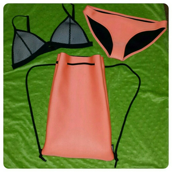 *NEED GONE*New Listing * Authentic Triangl