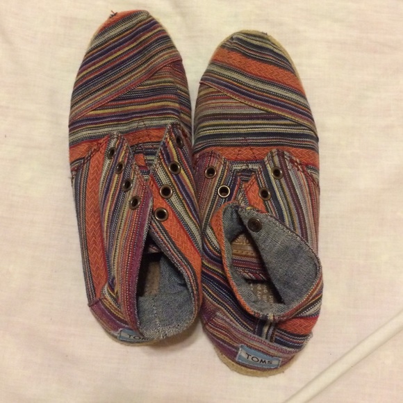 Toms