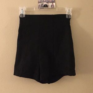 BM high waisted pleated shorts