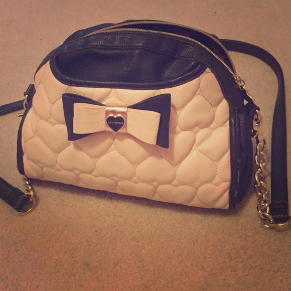 BETSEY JOHNSON BOW PURSE