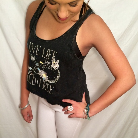 Workshop high-low "Live Life Wild & Free" tank top