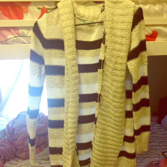 Sweater ☺️💕 - Picture 1 of 1