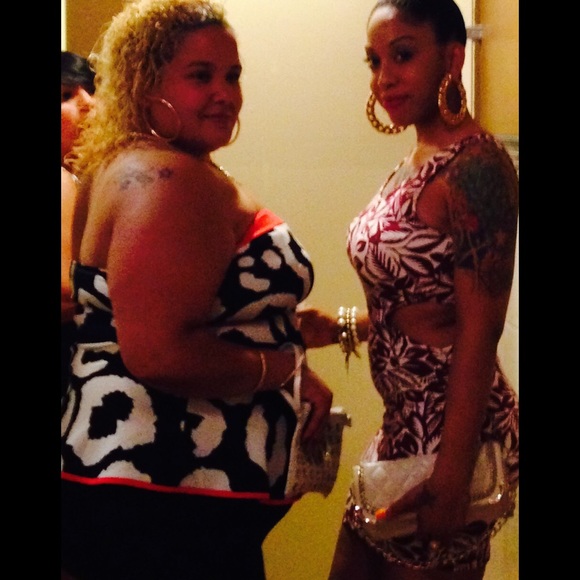 Dress - Picture 3 of 3