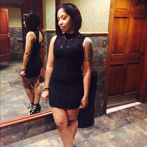 Dress - Picture 3 of 3