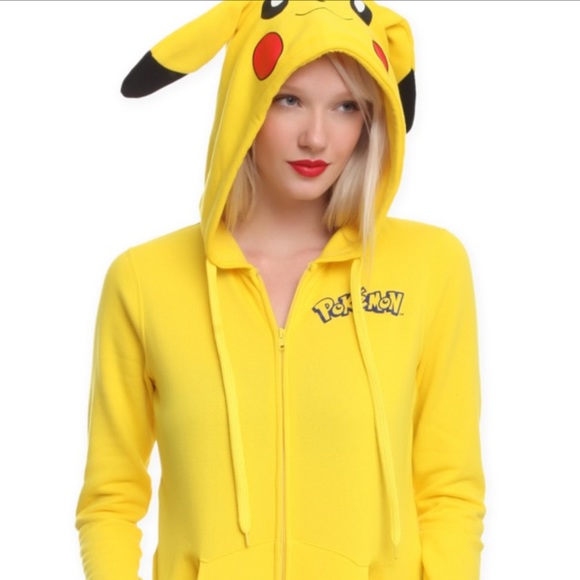 ‼️ISO‼️ Pikachu hoodie