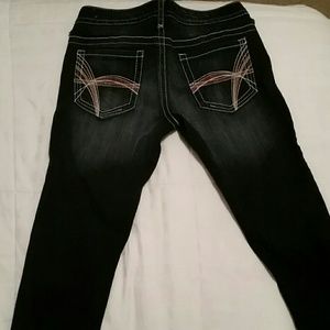 Rue 21 jeans.