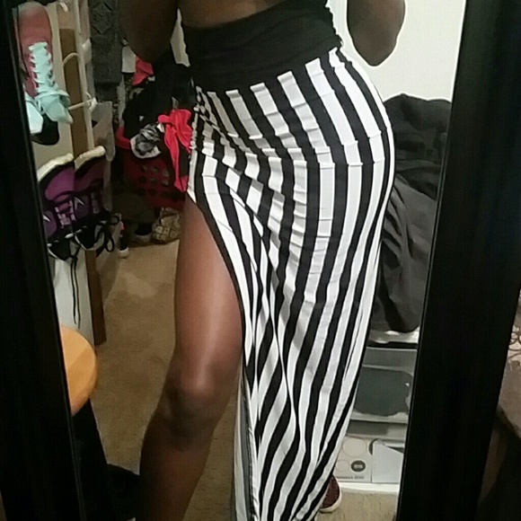 Sirens Dresses & Skirts - High-waisted Skirt 😍