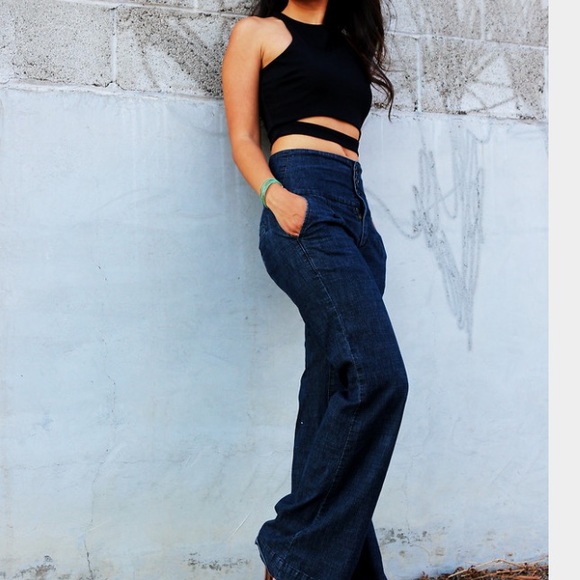 FOREGIN EXCHANGE CROP TOP