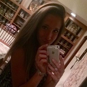 Meet your Posher, Maya