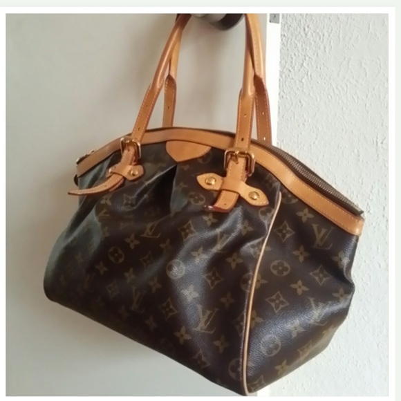 Louis Vuitton Handbags - ❌SOLD❌Authentic Louis Vuitton Tivoli Monogram Gm