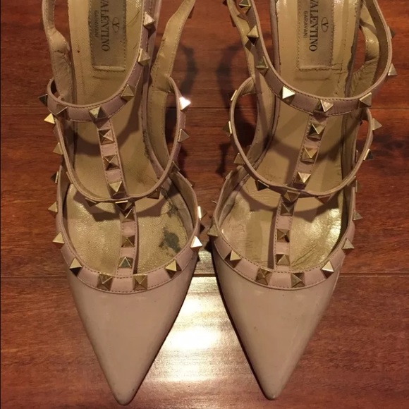 Size 40 authentic Valentino rock studded heels