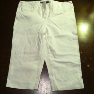 White cotton capris