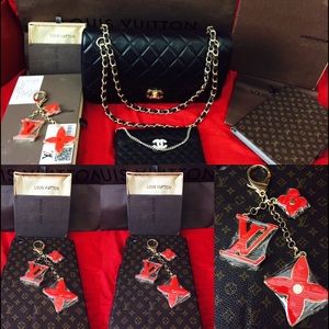 Louis Vuitton Keychain it's big and high quality💖