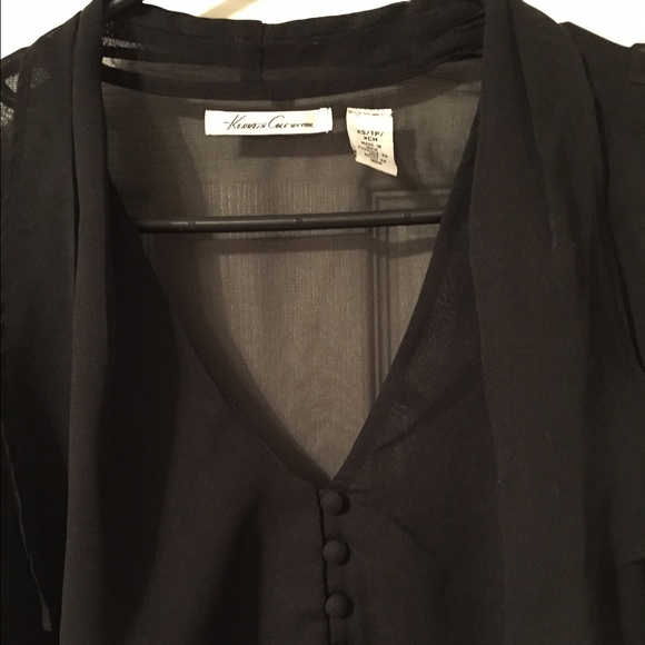 Black flowy blouse - Picture 2 of 3