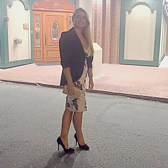 Meet your Posher, Leonora - Picture 2 of 2