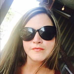 Meet your Posher, Saundra