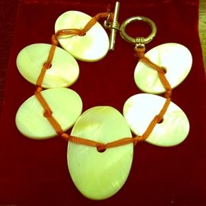 White house black market pearl bracelet