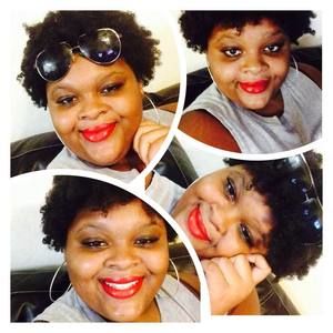 Meet your Posher, Alexia