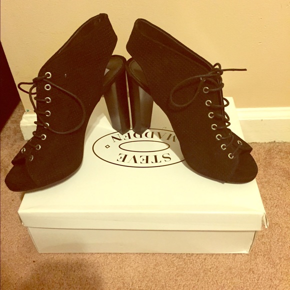 Brand New Steve Madden Booties !!