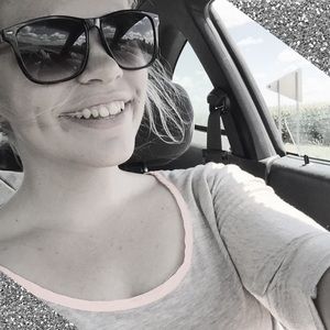 Meet your Posher, Kayla