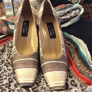 STUART WEITZMAN PUMPS. NEVER BEEN WORN!!!