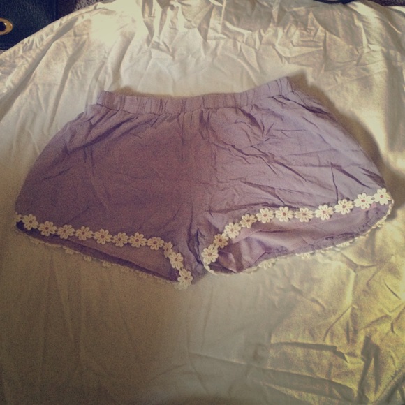 Tobi light purple floral embroidered short