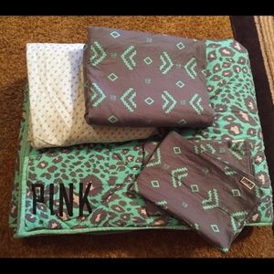 Victoria's Secret Comforter/Sheet Set!!