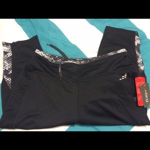 Black and white work out capris