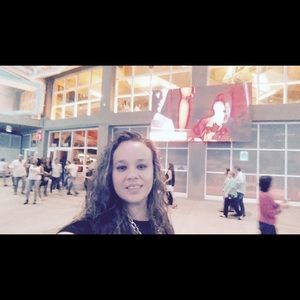 Meet your Posher, Isi