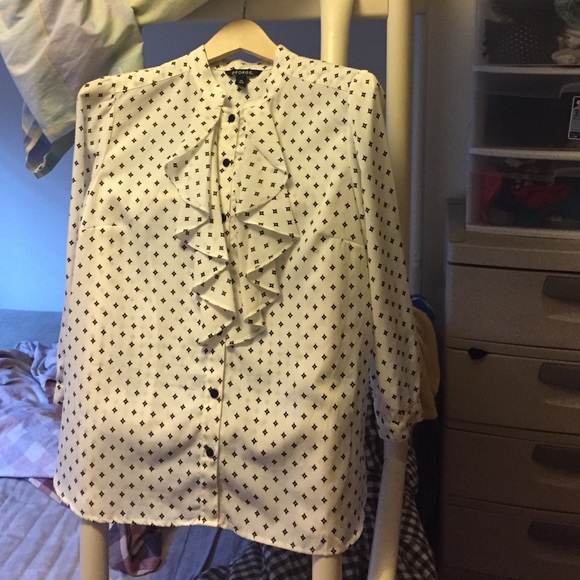 Cute ruffle blouse - Picture 1 of 3