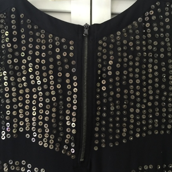 BNWT‼️L'agence silk sequins blouse - Picture 4 of 4