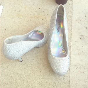 GORGEOUS Silver Sparkly Heels!