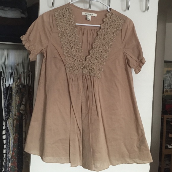 🌟BOGO50%OFF🌟 Tan Flowy Top