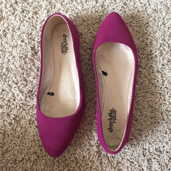 Pink pointed suede flats