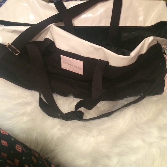 NWOT Victoria's Secret duffle bag