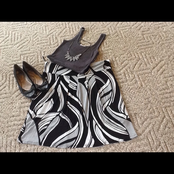 H&M Dresses & Skirts - H&M Mod Skirt