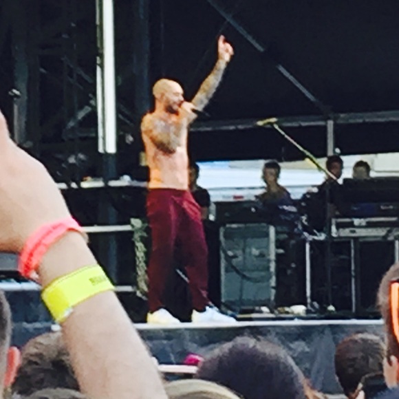 Maroon v concert