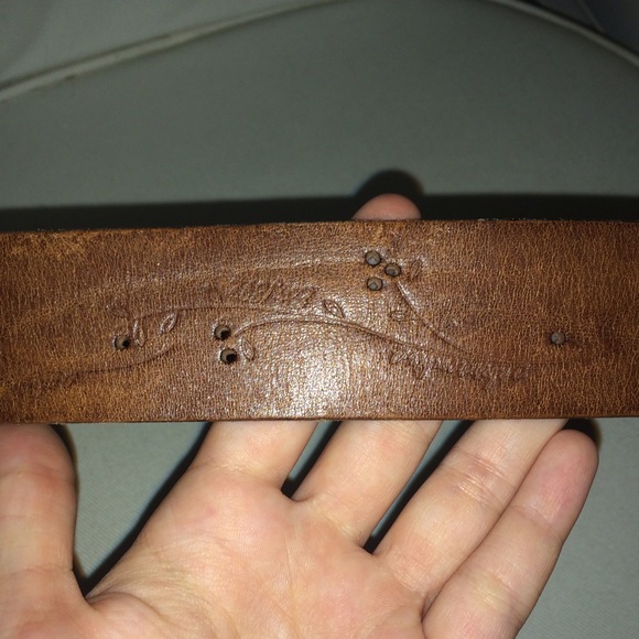 Distressed patterned brown leather belt - Picture 3 of 4