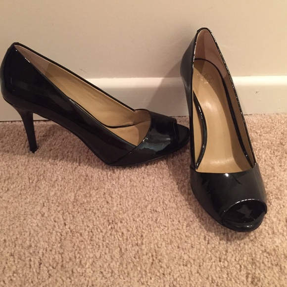 Ann Taylor WORN ONCE patent peep-toe heels